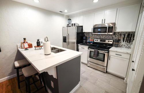 Game Night Downtown - BSU - Slots - Over 100 Games - Foto 54