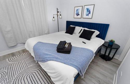 Spacious 3BR Family Oasis Sleeps 8 with Free Parking Near Medical District, Douglas Park and University of Illinois Chicago - Foto 21