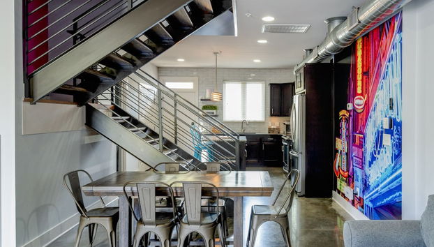 Tommie Lou's - Photo 5, In-room dining