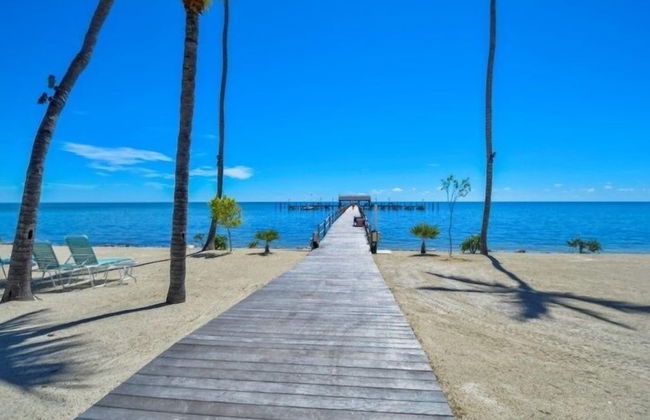 Direct Oceanfront With Private Staircase To Beach Prestigious Islamorada Condocomplex 2 Bedroom Condo by RedAwning - Photo 20