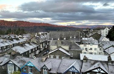 Luxury Pet Friendly 3 Bedroom Home with Copper Bath - Photo 35