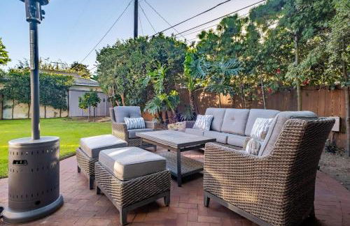 Luxury Retreat with Private Yard close to Beaches and FIFA Sleeps 10 - Foto 32