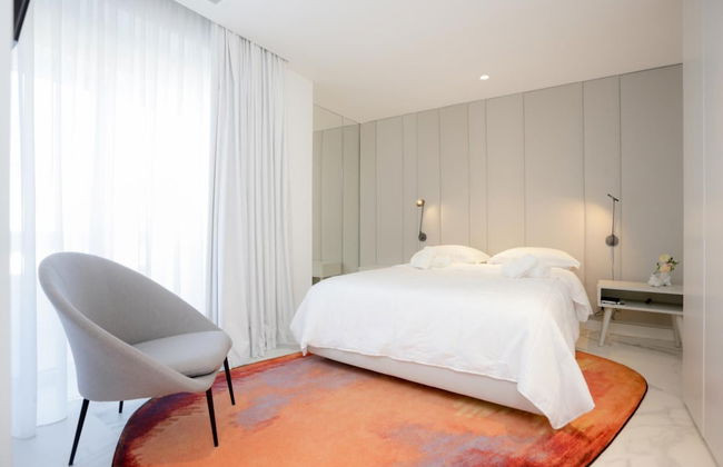 Sea Side Luxury Apartment - Photo 2