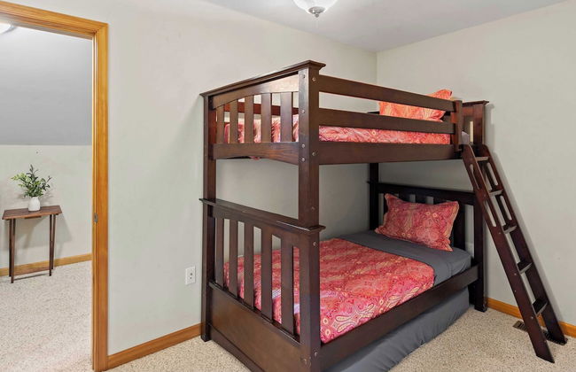 Mountain Hideout by Avantstay Game Room + Deck - Foto 9