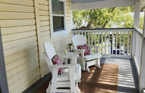 2 Bedroom Apt Overlooking Dunedin Town Square NO KIDS, NO PETS - Photo 31