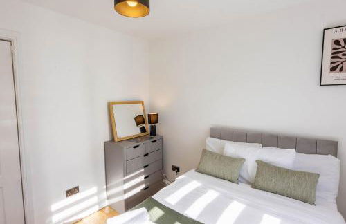 Paisley with Parking & Balcony - Pass the Keys - Foto 32