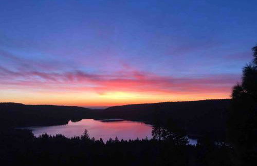 Lake retreat Nevada city cabin - Photo 14