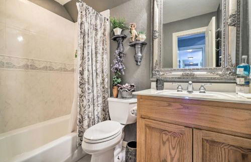 Extravagant 4,500 Sq Ft Home in Hill Country! - Photo 16