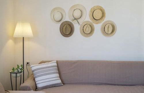 House of Hats - next to the coast - Karavomylos - Photo 10