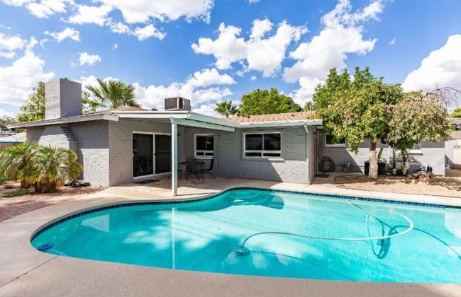 ELM - Modern 4BD / Private Pool & Walk to Biltmore - Foto 11