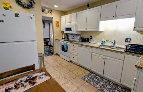 FairWestern, 5 bedrooms, 2 baths, sleeps 11 - Foto 9