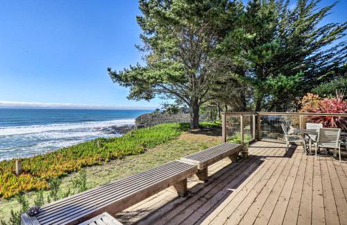 Oceanfront Point Arena House with Lovely Deck! - Foto 1