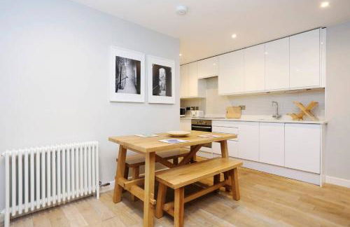 JOIVY Vibrant City Centre 2-bed Apt. - Foto 14