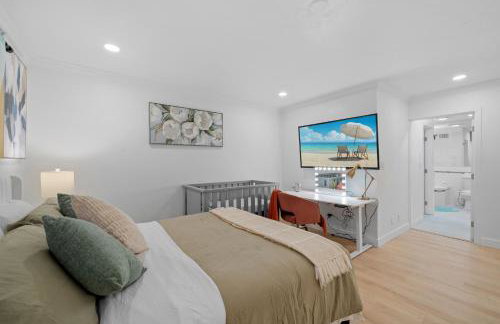 Entire Private Home with 4 Bedrooms 3 Bathrooms, Big Yard, View, , King Bed, 10 Parking, Available Now - Foto 11