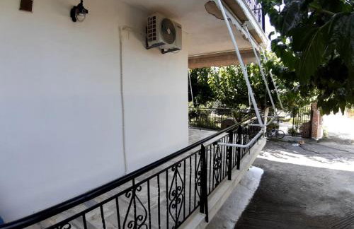 Glyfada's Family Apartment - Photo 16