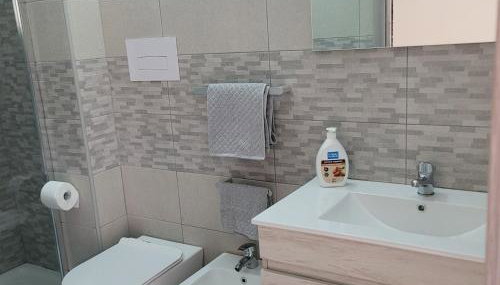 FREE HOUSE - Photo 3