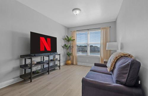 ☆Live on the Water! Lake Palmetto Palm w/ Patio - 10Min to Downtown & Beaches☆ - Foto 30