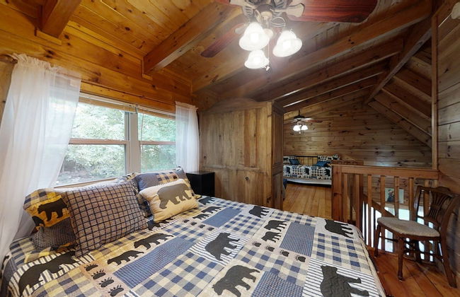 Yellow Cabin On The River 2 Bedroom Cabin by RedAwning - Photo 6