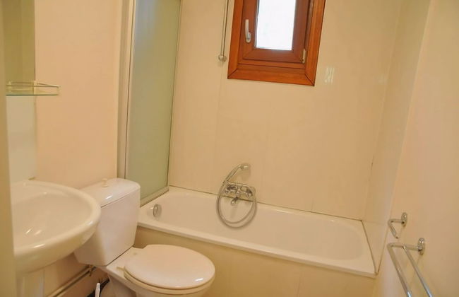 Cozy, Wooden Chalet With a Microwave, Located in a Forest - Foto 15