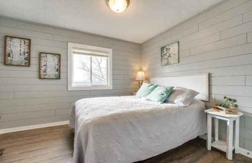 Lake and Trail Access Cape Fair Cottage with Deck - Foto 13