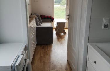 Dom nad jeziorem z prywatnym pomostem i linią brzegową - Foto 16