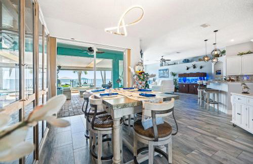 Game Room Theater Luxurious Waterfront Retreat - Photo 63