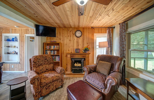 Moonshiner's Cabin Minutes From Two Wheels! - Foto 19