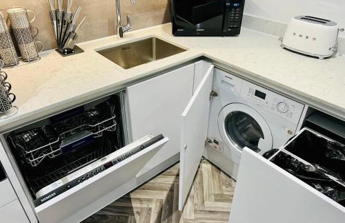 DESIGNER HOUSE - University of Glasgow / Central Glasgow 'Hillhead' West End G12 - Luxurious & Contemporary Detached House / Terrace / Garden / 'electric car charging' Garage Parking - Foto 66