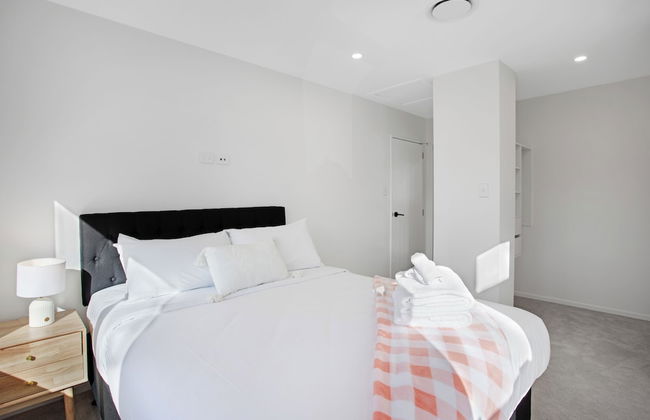 Style Serenity Townhouse with Parking - Photo 14