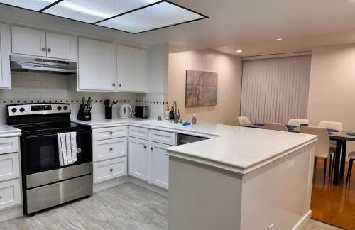 Venice Beach Lux Retreat Coastal Apartment Haven - Photo 5