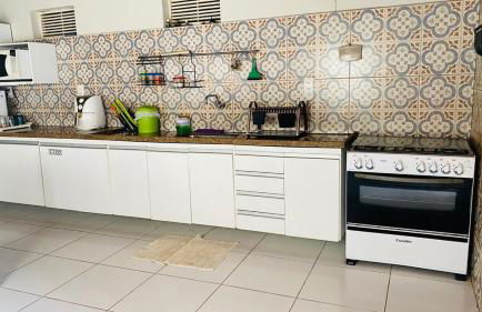 Maravilhosa casa com piscina - Foto 2