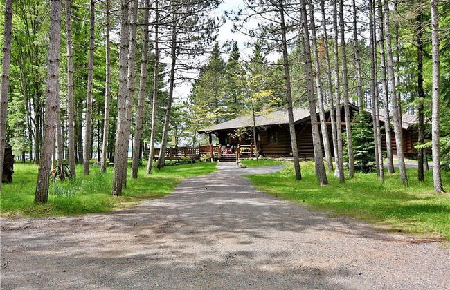 Two Bear Lodge on Lost Land Lake - Photo 36