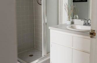 Quiet Convenient and Modern Haven - Foto 20