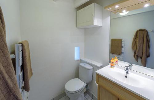 Peaceful Holiday Home in Plouguin with Indoor Pool - Foto 44