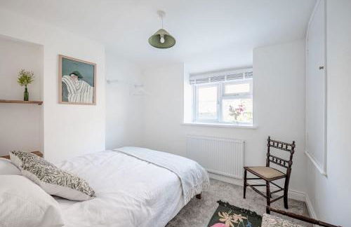 Cosy Cottage in Crewkerne Free on Street Parking - Photo 15