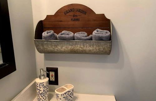 Sweet Chic Farm Cottage with Pool, Hot-Tub and Beautiful Sunsets in Maryland - Foto 29