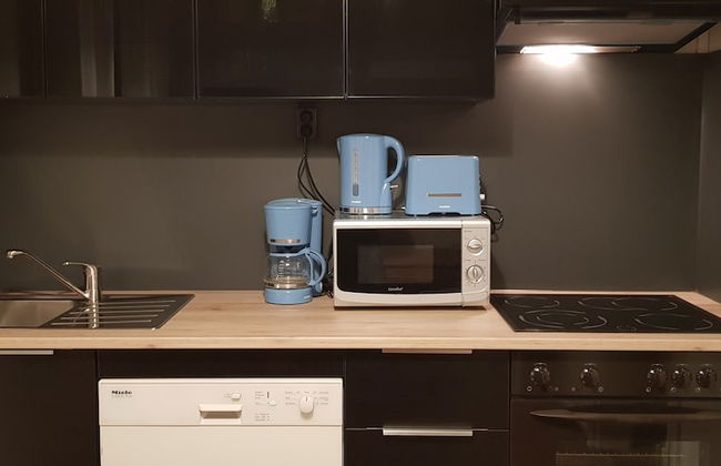 Spacious House - Photo 13