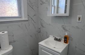 Updated 1BR, 1st floor, near T, free parking - Foto 9