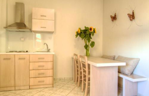 Antigoni Villa, Spacious Nature Retreat with Pool, By ThinkVilla - Foto 32