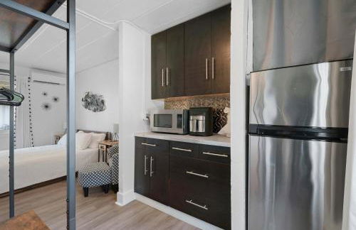 Chic City Retreat 93B - Photo 4