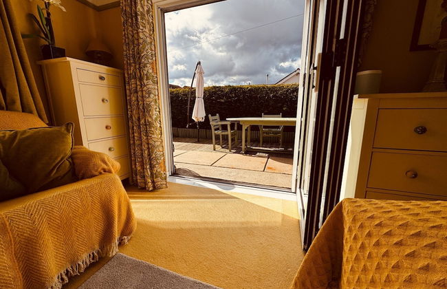 Luxury Adult-only 2-bedroom Bungalow With Hot Tub - Foto 21