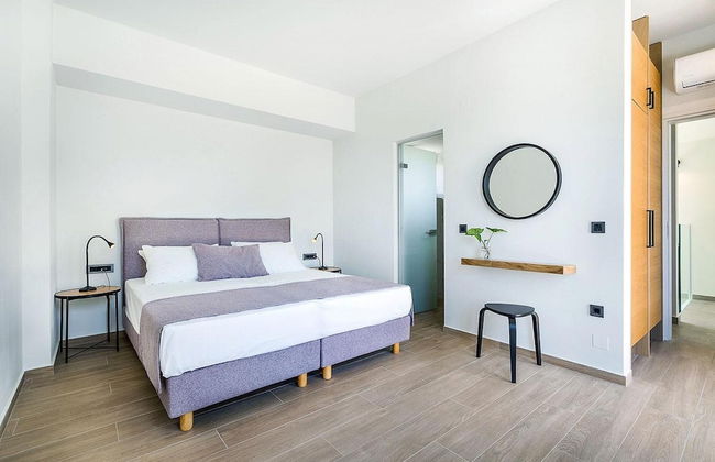 Sea View 4 Bedroom Villa With a Heated Pool - Foto 1