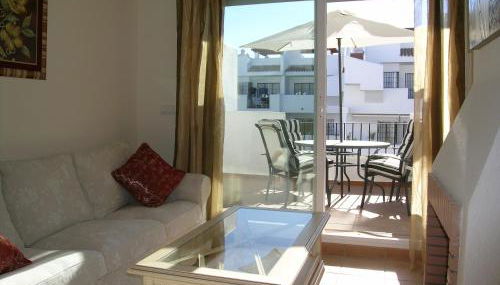 Relax, playa, golf...!! Ático de lujo, 130 m2, WIFI, urbanización privada... - Foto 2