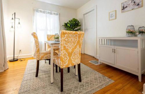 Charming Modern Farmhouse Retreat - Foto 40