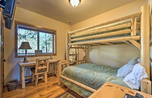 4 Mi to Snow Summit Cabin with Mtn Views and Decks - Foto 26