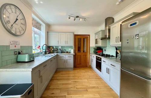 8min to City, Hot Tub House, Fire Pit, Free Parking - Foto 33