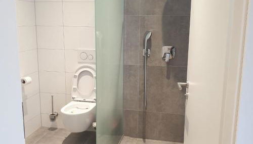 Apartment mit Küche, 2 Einzelbetten, Dusche, Parkplatz, schnellem Internet, ADA3 - Photo 4