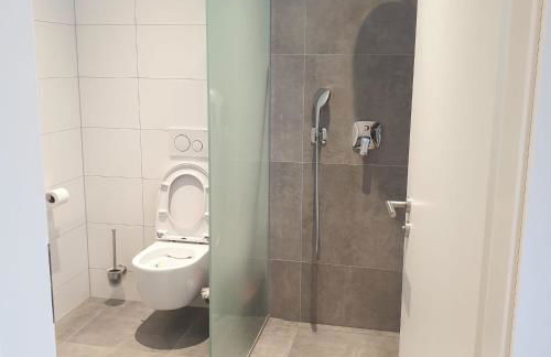 Apartment mit Küche, 2 Einzelbetten, Dusche, Parkplatz, schnellem Internet, ADA3 - Foto 4
