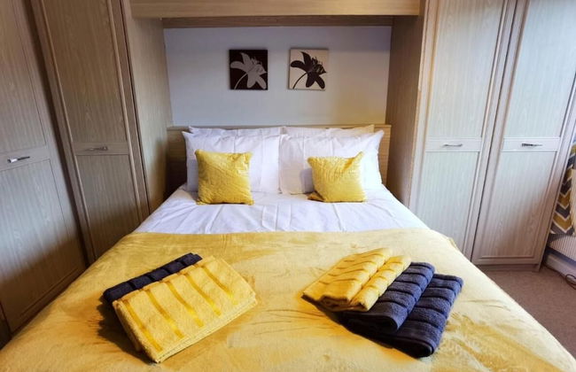 5 Bedroomed House Available for Guests and Contractors Wifi Parking - Foto 5