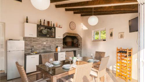 Two-Bedroom Holiday Home In Neoric - Foto 2